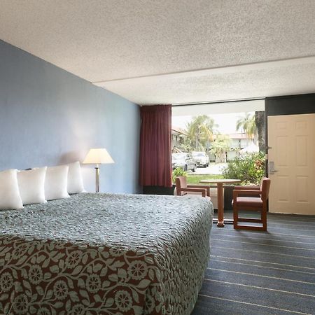 Days Inn By Wyndham Clearwater/Central Luaran gambar