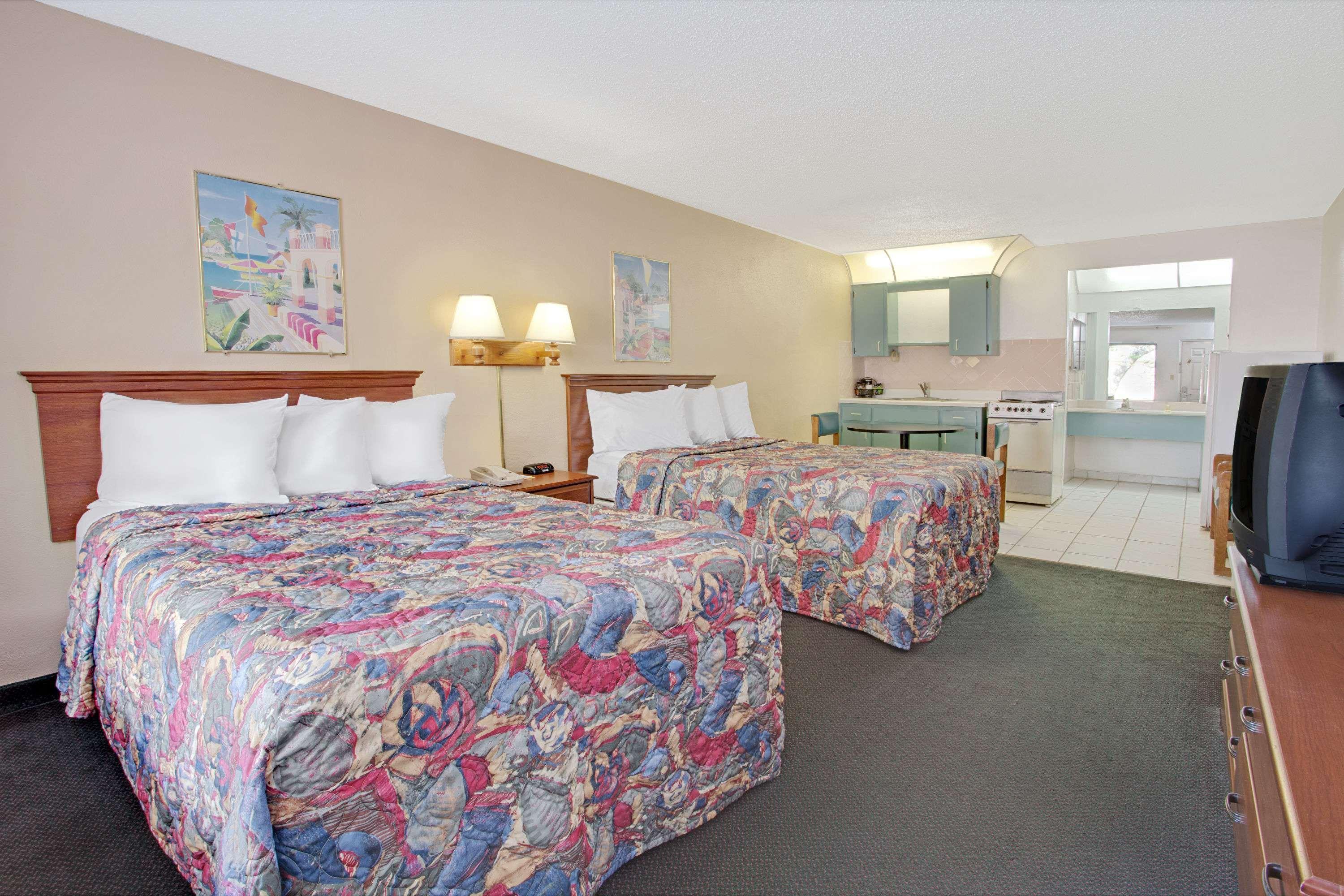 Days Inn By Wyndham Clearwater/Central Luaran gambar
