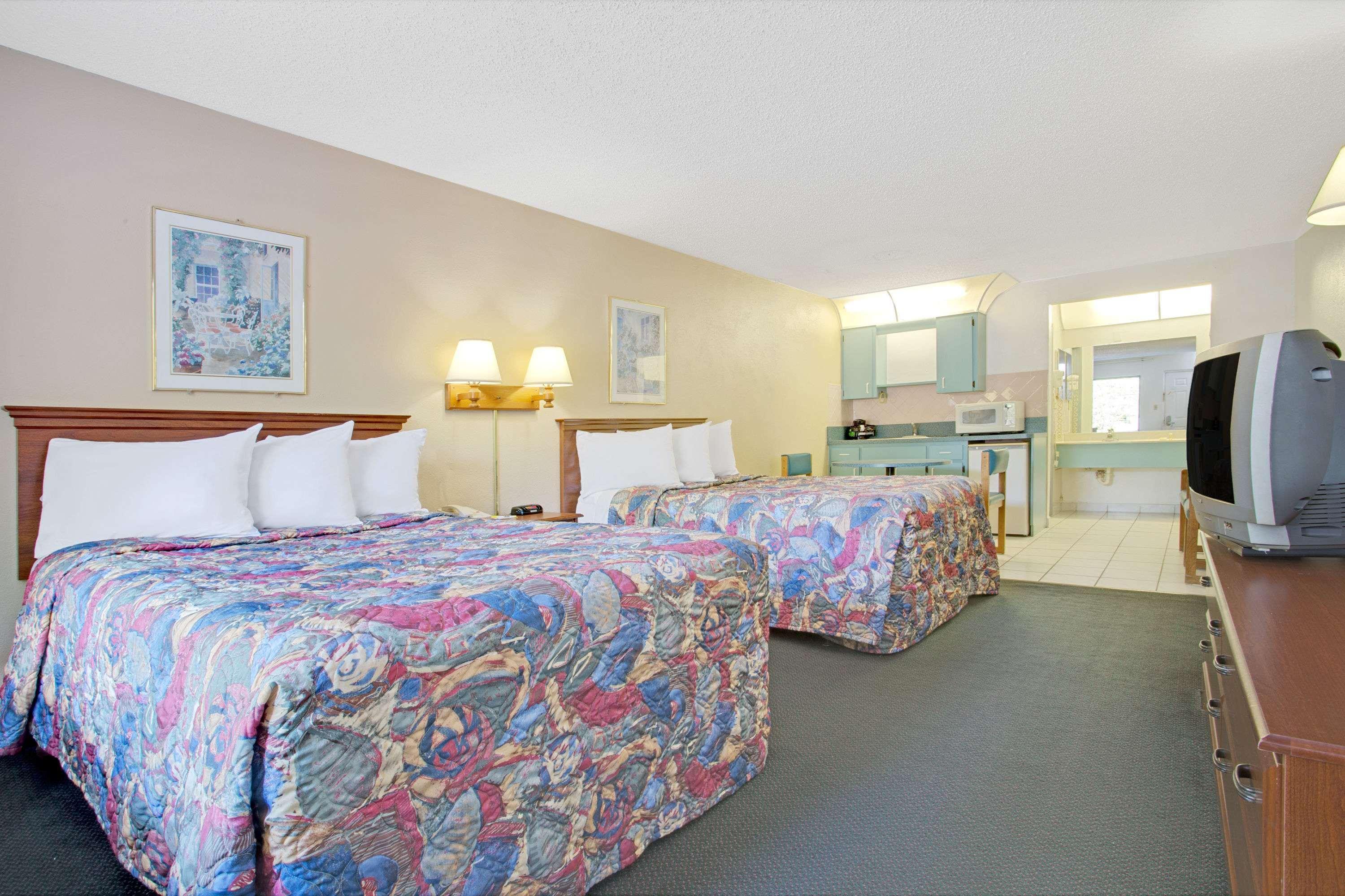 Days Inn By Wyndham Clearwater/Central Luaran gambar